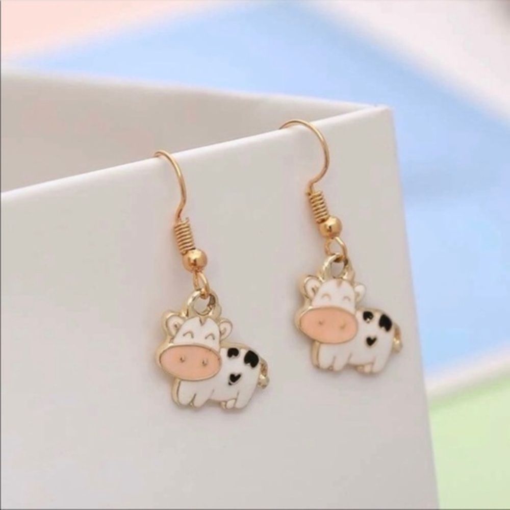 3/$30 💛 Cow Charm Earrings